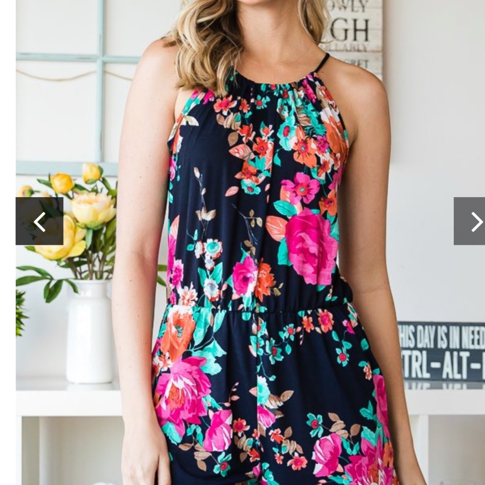 D18–(🚨PRICE FIRM) Floral Halter Jumpsuit